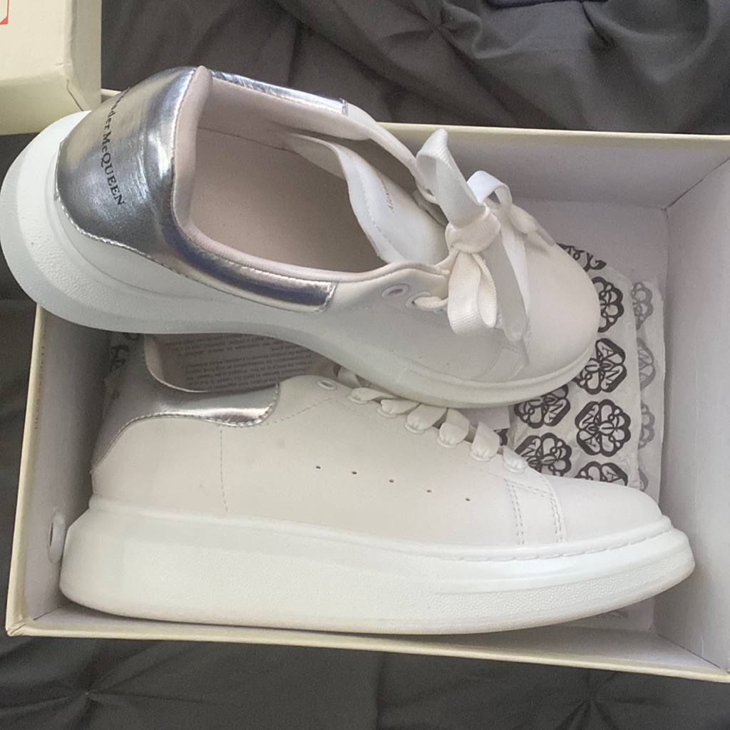 Alexander Mcqueens/ Silver